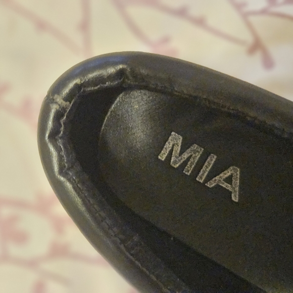 Mia Ruffle Runners - Picture 5 of 6